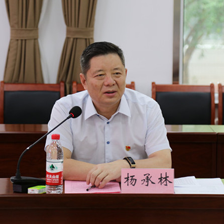 山东j9官网集团党委书记杨承林同志与新入党同志进行集体谈话